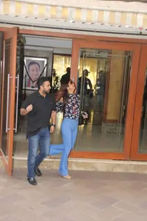 Raj Kundra and Shilpa Visits Sanjay Dutt at Home Post Release from Yerwada Jailat Sanjay Dutt Home!