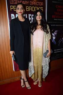 Sonam Kapoor and Rhea Kapoor at Pernia Qureshi's Dance Performance at NCPA