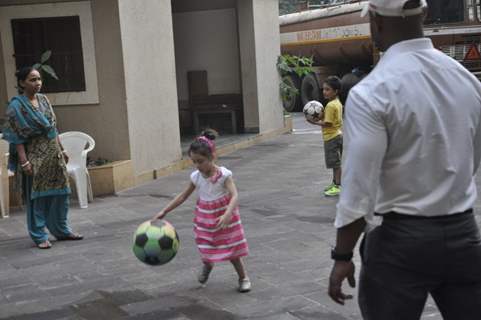 Shahraan and Iqra Dutt Playing After Sanjay Dutt is back Home!