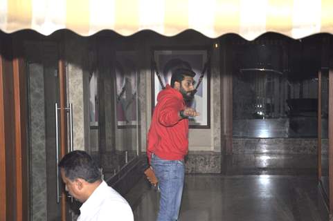 Abhishek Bachchan Meets Sanjay Dutt at his Residence!