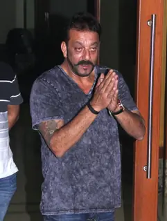 Celebs Meet Sanjay Dutt at his Residence!