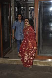 Priya Dutt Meets Sanjay Dutt at his Residence!
