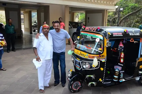 Sanjay Dutt poses with one of his Biggest Fan