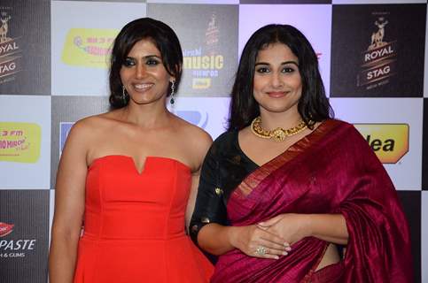 Sonali Kulkarni and Vidya Balan at Mirchi Music Awards 2016