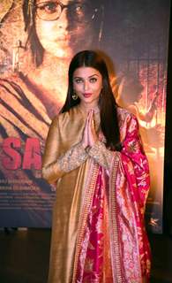 Aishwarya Rai Bachchan Looks Elegant at Poster Launch of 'Sarabjit'