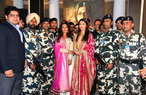 Aishwarya Rai Bachchan and Richa Chadda with 'Jawans' at Poster Launch of 'Sarabjit'