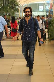 Jackky Bhagnani spotted at Airport!