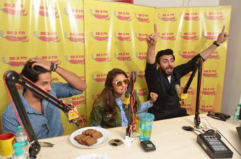 Alia Bhatt, Sidharth and Fawad Live on Radio Mirchi for Promotions of 'Kapoor & Sons'