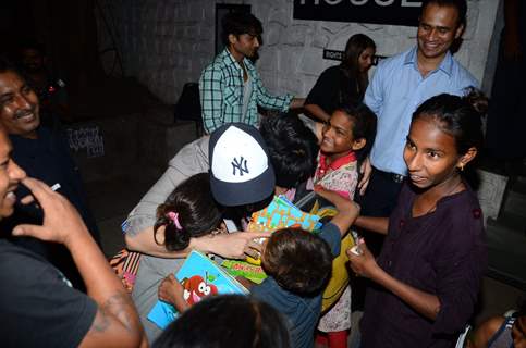 Spotted: Zayed Khan greets street kids outside 'The Korner House'
