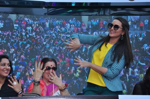 Sonakshi Sinha at Guiness Book of World Record Event