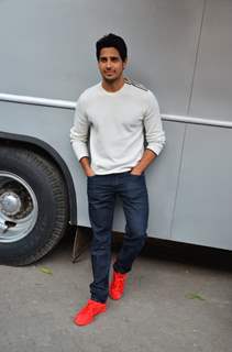 Sidharth Kapoor at Kapoor & Sons Promotion at Mehboob Studio