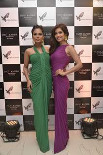 Noyonita Lodh and Vartika Singh at Special Spring Preview at Ananya Store