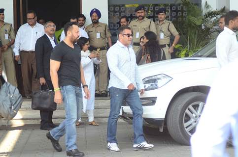 Salman Khan Snapped at Airport