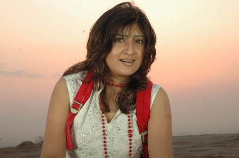 Juhi Parmar as Kumkum