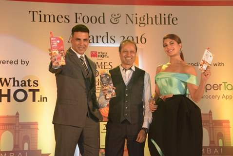 Akshay Kumar and Jacqueline Fernandes at Times Food Awards