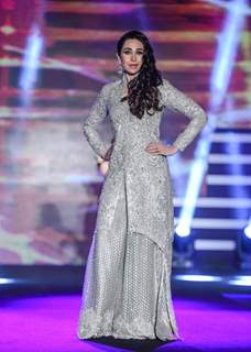 Karisma Kapoor at TOIFA Awards, Day 1