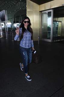 Celebs Snapped at Airport