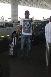 Sharad Kelkar Snapped at Airport