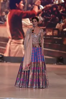 Sophie Choudry on Ramp CPAA Fevicol Show