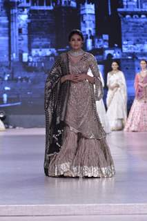 Athiya Shetty on Ramp CPAA Fevicol Show