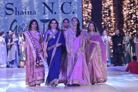 Shaina NC with Mansiha Koirala on Ramp of CPAA Fevicol Show