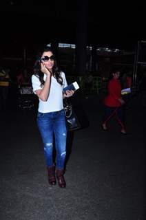 Parineeti Chopra Snapped at Airport