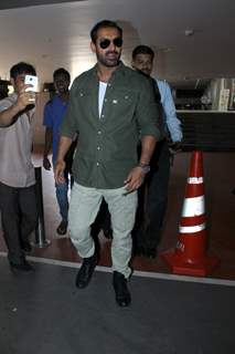 John Abraham Snapped at Airport