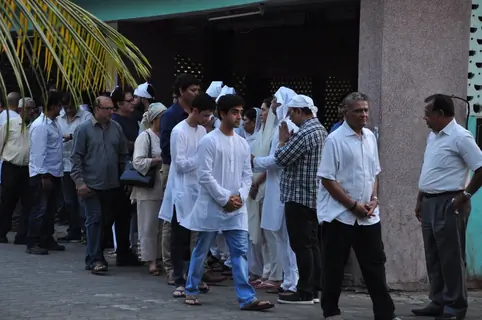 Celebs at Dara Singh's Mother's Funeral