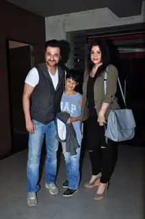 Sanjay Kapoor with family at Special Screening of Batman V Superman