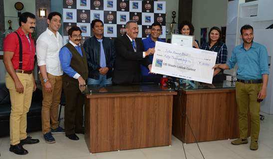 CID team Felicitates the Winners of the 'Shaatir Lekhak' Contest