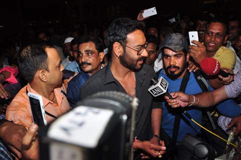 Airport Diaries: Ajay Devgn surrounded by reporters