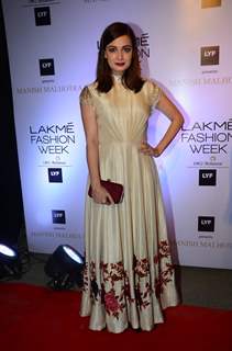 Dia Mirza at Lakme Fashion Show 2016