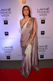 Kareena Kapoor at Lakme Fashion Show 2016