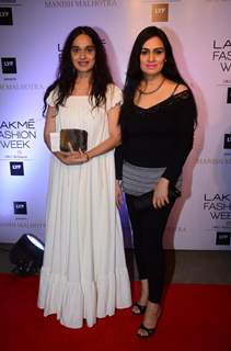 Padmini Kolhapure at Lakme Fashion Show 2016