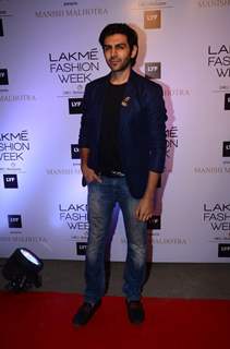 Kartik Aaryan at Lakme Fashion Show 2016