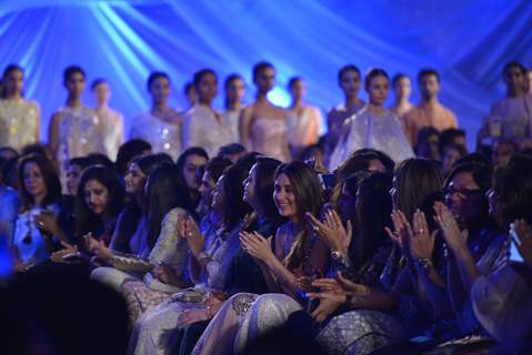 Kareena Kapoor at Lakme Fashion Show 2016