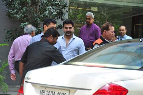 Arbaaz Khan with Dad Salim Khan Visits Arpita Khan at Hinduja Hospital