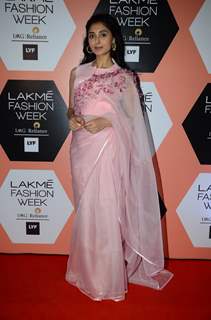 Pernia Qureshi at Lakme Fashion Show 2016