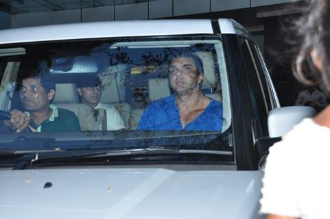 Sohail Khan Visits Arpita Khan at Hinduja Hospital