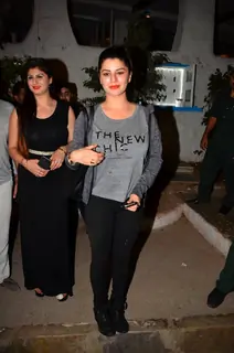 Kainaat Arora at Kaveh Afraie's 'World Without Borders' Art Show