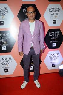 Narendra Kumar at Lakme Fashion Show 2016