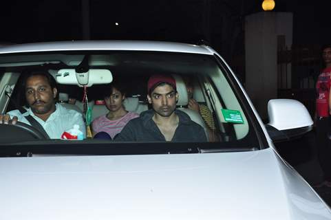 Gurmeet Choudhary & Debina Bonnerjee reach Kokilaben Ambani Hospital to visit Pratyusha Banerjee