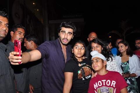 Arjun Kapoor Meets Fans to promote Ki and Ka