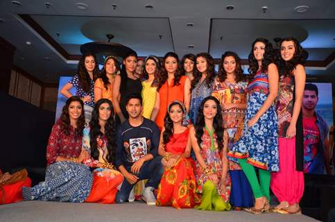 Varun Dhawan Poses with FBB #Style Buddy Contest Winners