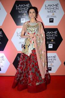 Divya Khosla Kumar at Lakme Fashion Show 2016