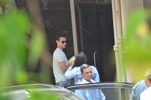 Arpita Khan and Aayush Sharma arrives at Galaxy apartment with baby Ahil