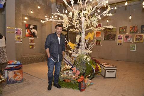 Sunny Deol at Gateway School Art Show