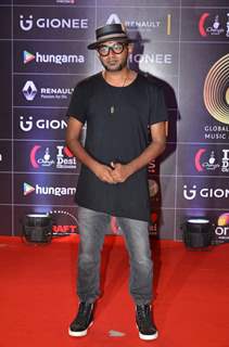 Benny Dayal at COLORS GiMA AWARDS 2016