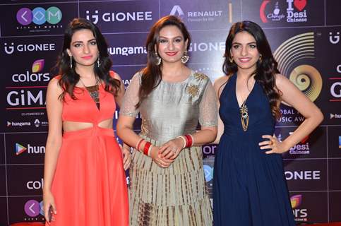 Sukriti, Aakriti and Prakriti Kakkar at COLORS GiMA AWARDS 2016