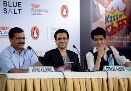 Emran Hashmi Promotes his book 'Kiss of Life' with Arvind Kejriwal